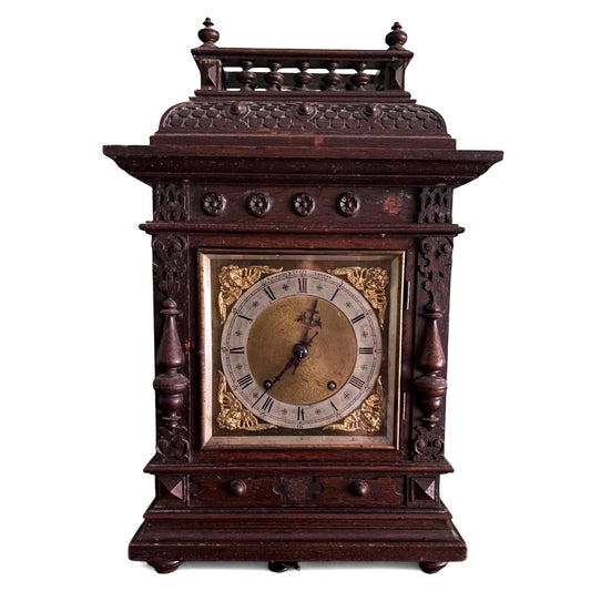 Reloj chimenea ingles soneria XIX de La Casa de los Laureles madera tallada esfera de bronce y numerales romanos